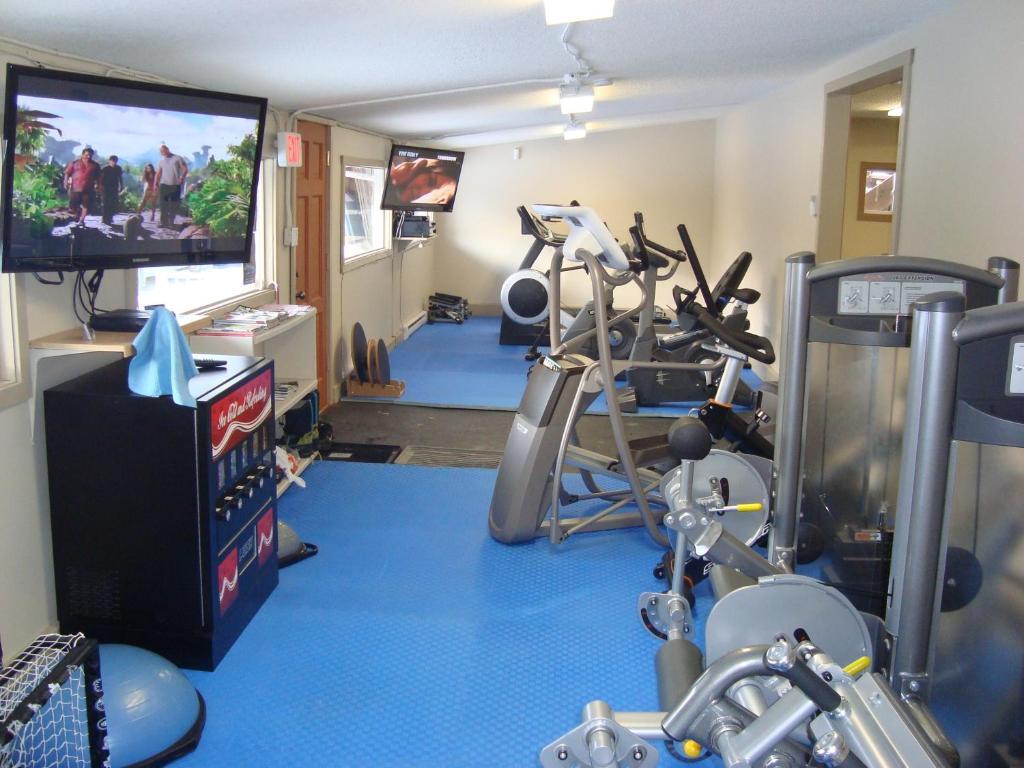Ypc Fitness & Accomodations Invermere Exterior foto
