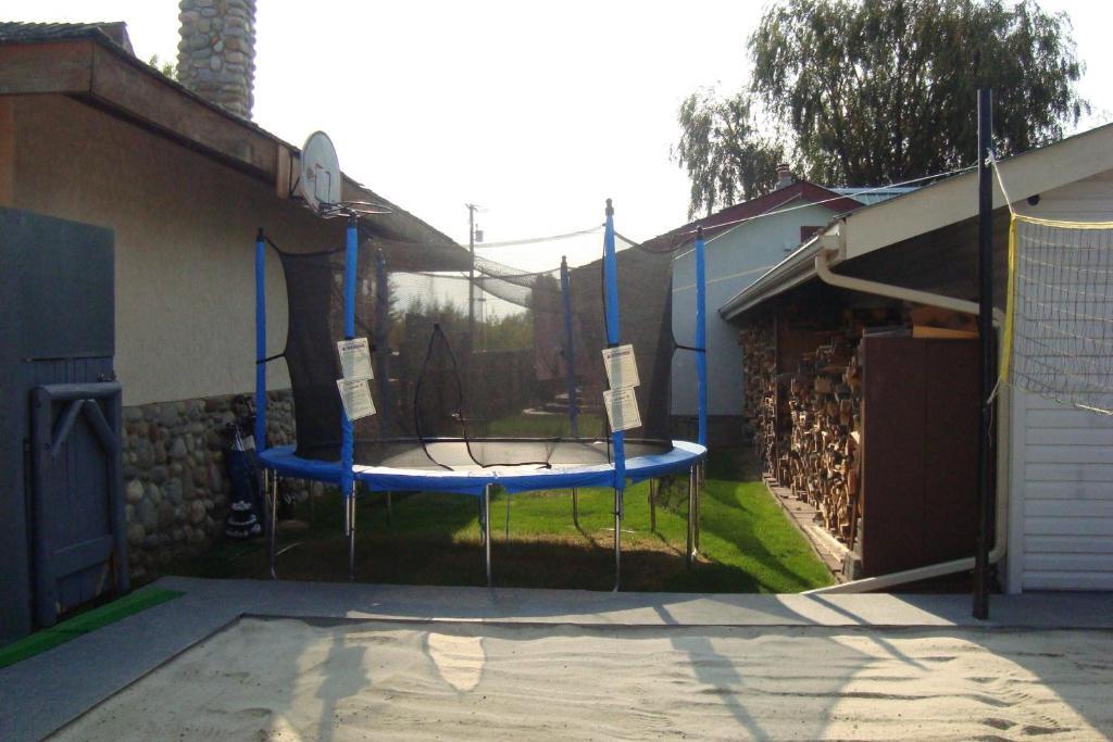 Ypc Fitness & Accomodations Invermere Exterior foto