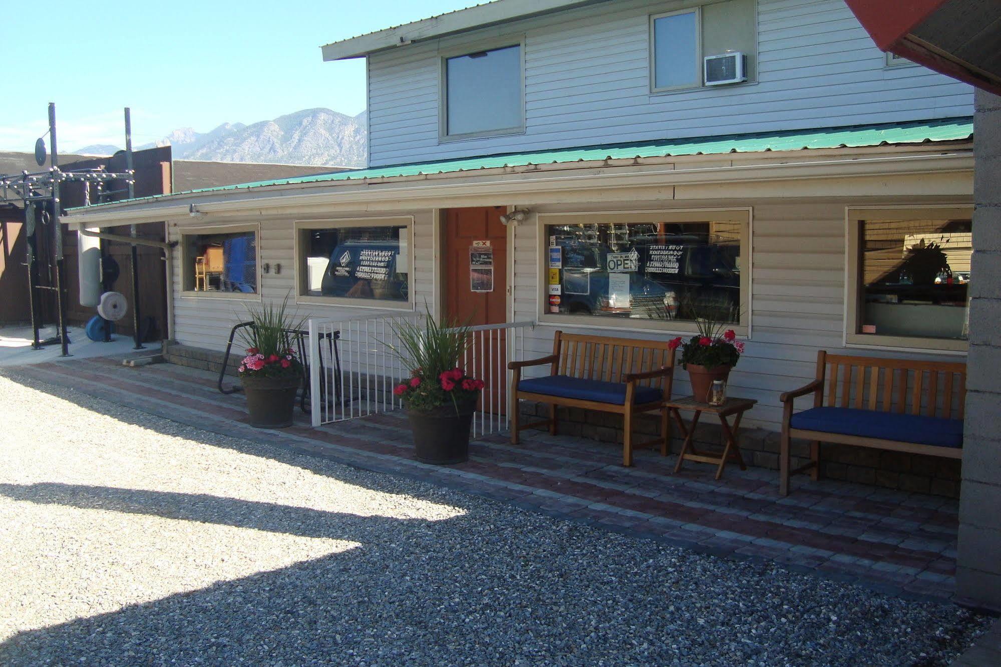 Ypc Fitness & Accomodations Invermere Exterior foto